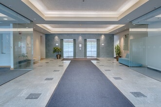 1700 W 75th Ave, Vancouver, BC à louer Photo intérieure– Image 1 sur 15