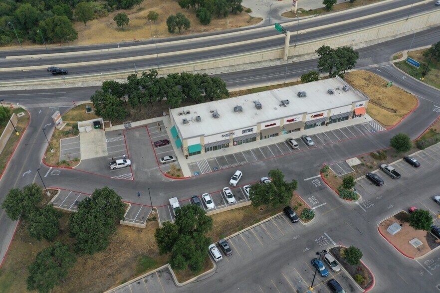 938 Wurzbach Pky, San Antonio, TX à louer - Photo de l’immeuble – Image 3 sur 5