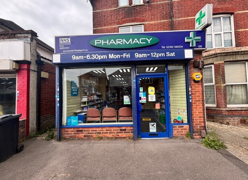 135 Brockhurst Rd, Gosport à louer Photo principale– Image 1 sur 2