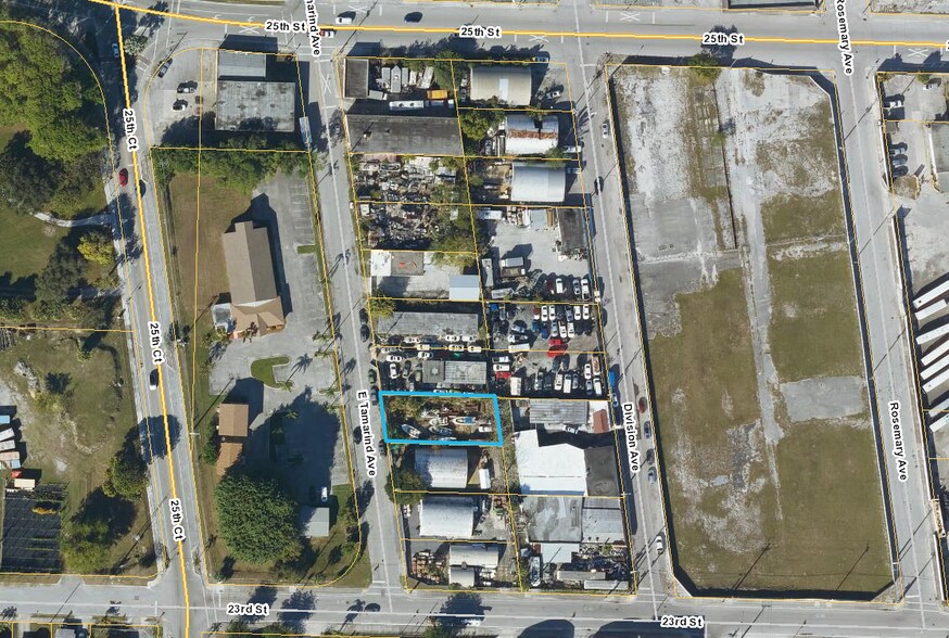 2412 E Tamarind Ave, West Palm Beach, FL à louer - Photo principale – Image 1 sur 1