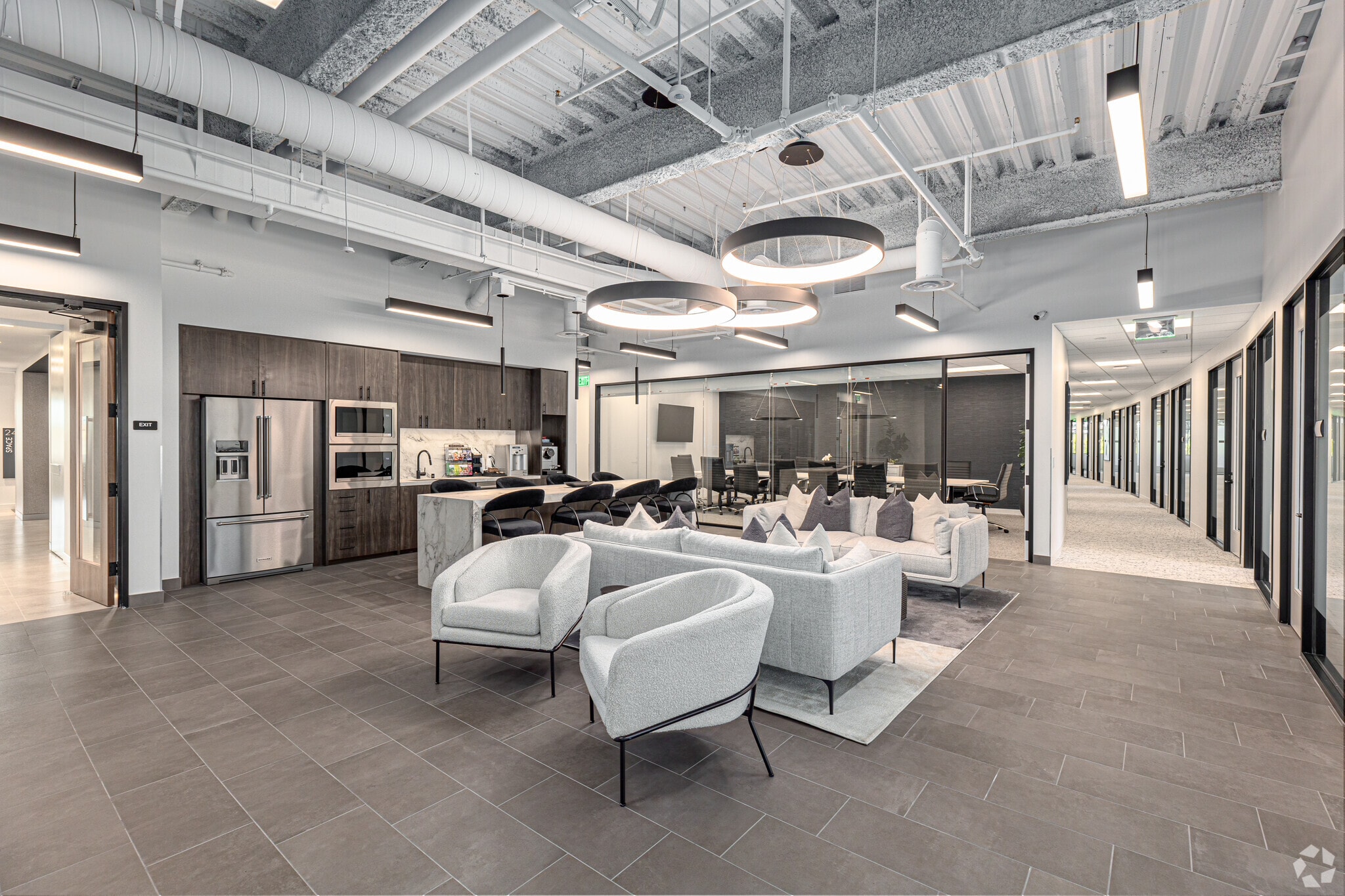 12544 High Bluff Dr, San Diego, CA à louer Photo de l’immeuble– Image 1 sur 29