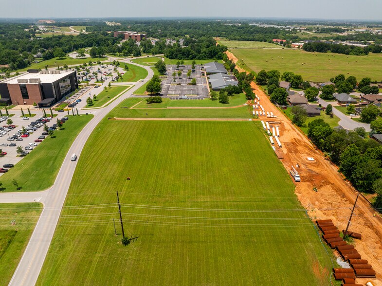 JB Hunt Corporate Dr, Lowell, AR à vendre - Photo de l’immeuble – Image 2 sur 2
