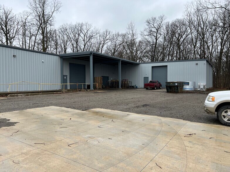 780 McMillan Ave, Owosso, MI à louer - Photo de l’immeuble – Image 1 sur 13