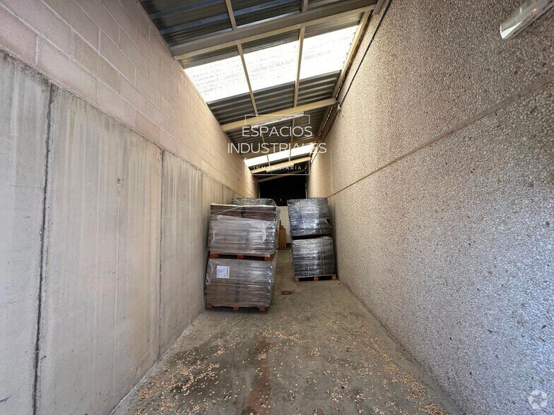 Industriel/Logistique dans Mejorada del Campo, Madrid à vendre - Photo de l’immeuble – Image 2 sur 4
