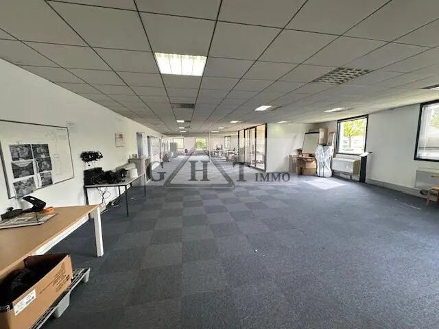 Bureau dans Lisses à louer - Photo intérieure – Image 3 sur 10