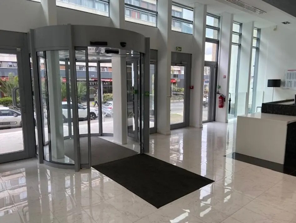 Bureau dans Boulogne-Billancourt à louer Hall d’entrée– Image 1 sur 10