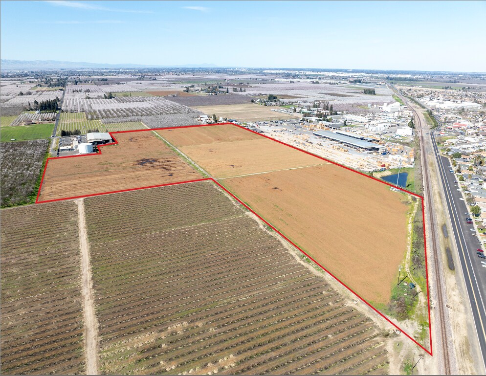 Tully Rd, Hughson, CA à vendre Photo principale– Image 1 sur 8