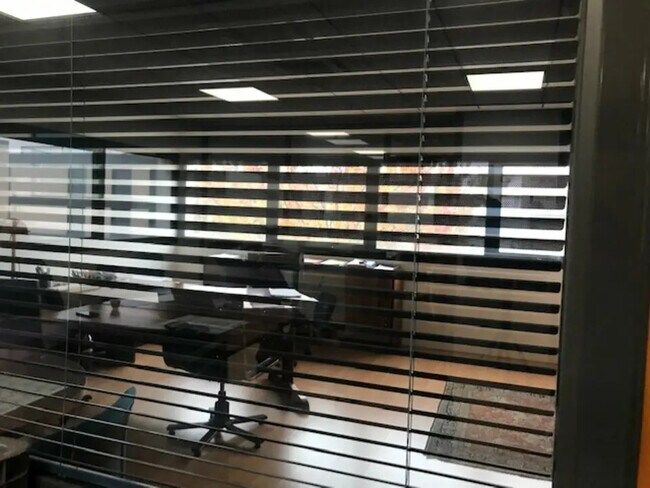 Plus de détails pour Bureau à vendre