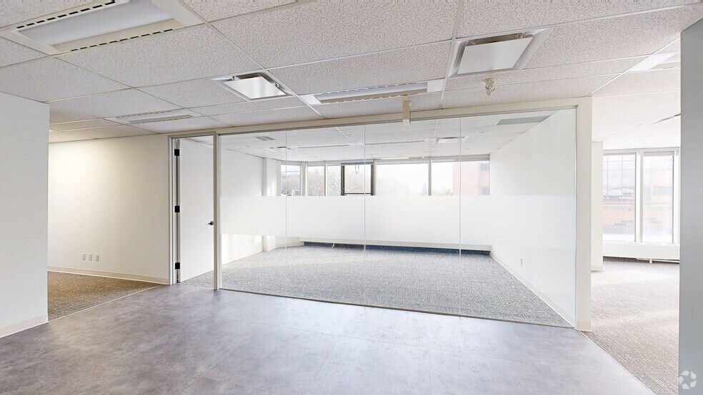 1121 Centre St NW, Calgary, AB à louer - Numérisation 3D Matterport – Image 2 sur 8