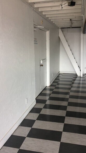 2217 E Main St, Mesa, AZ à louer - Vidéo sur l’annonce professionnelle – Image 2 sur 27