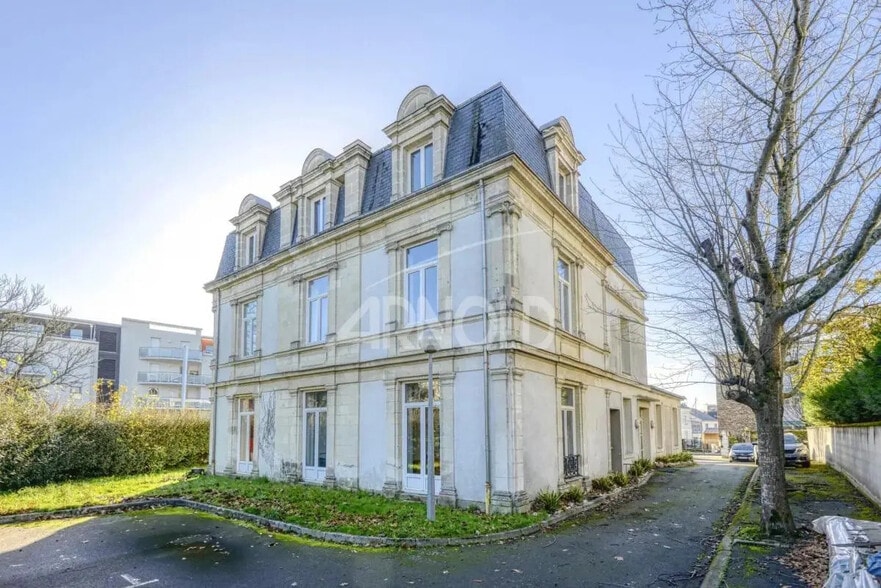 Bureau dans Nantes à vendre - Photo de l’immeuble – Image 2 sur 17