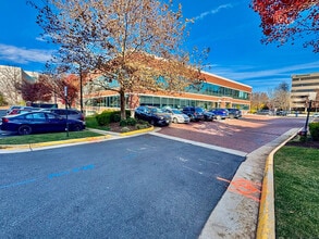 12359 Sunrise Valley Dr, Reston, VA à louer Photo intérieure– Image 2 sur 7