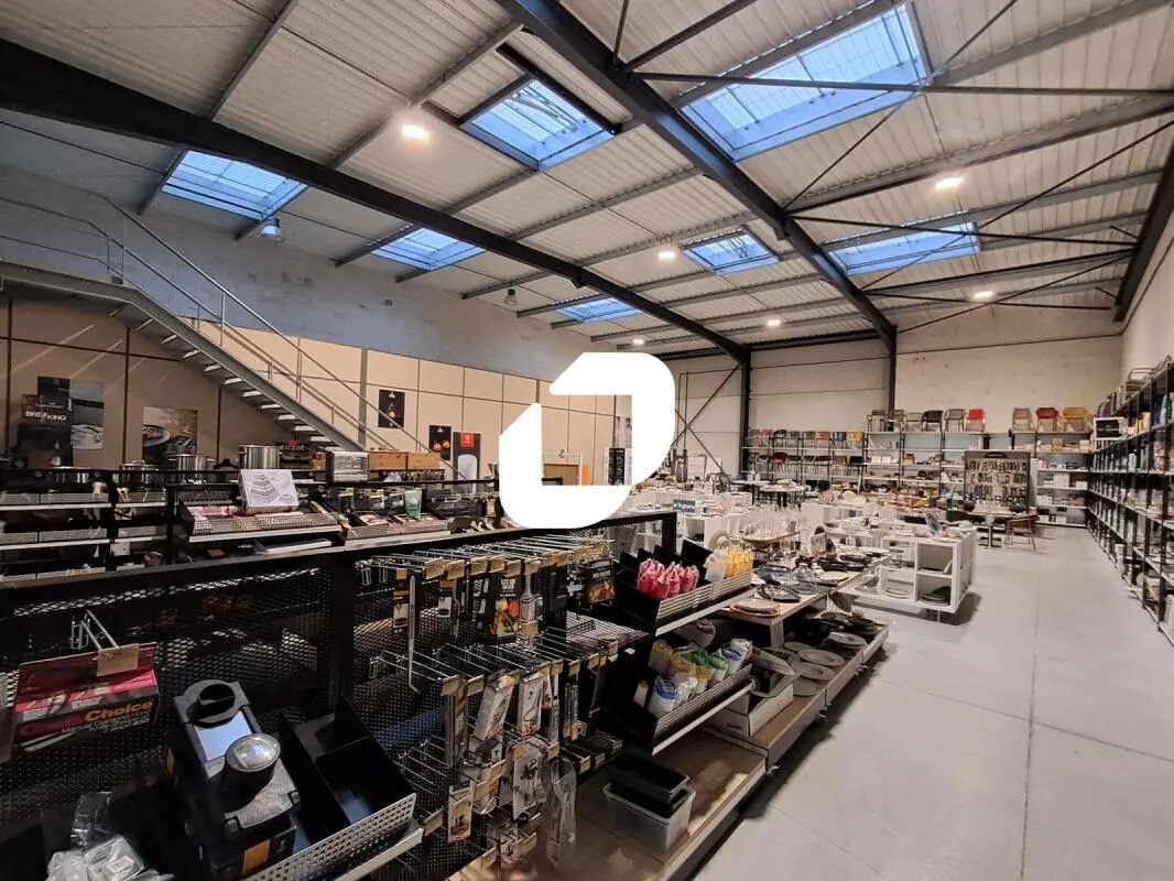 Local d’activités dans LA CHAPELLE-D'ARMENTIERES à louer Photo intérieure– Image 1 sur 10