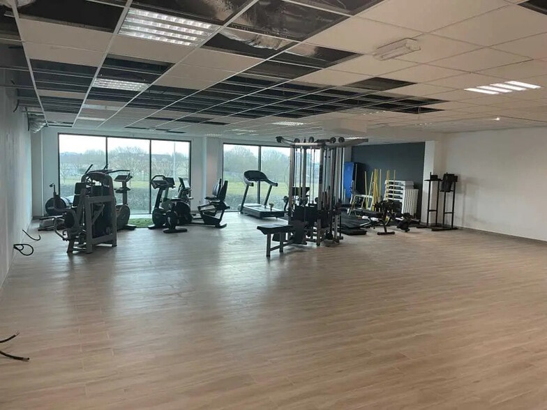 Bureau dans Beauvais à louer - Photo de l’immeuble – Image 3 sur 3