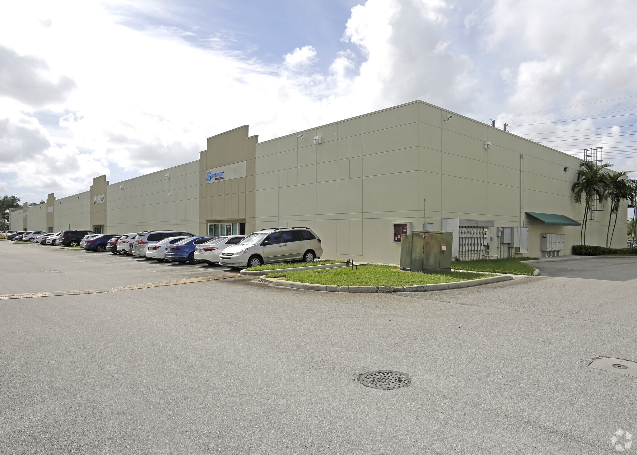 6300-6332 NW 97th Ave, Miami, FL à vendre Photo de l’immeuble– Image 1 sur 23
