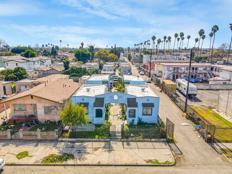 612 E 82nd St, Los Angeles, CA à vendre - Photo principale – Image 3 sur 18