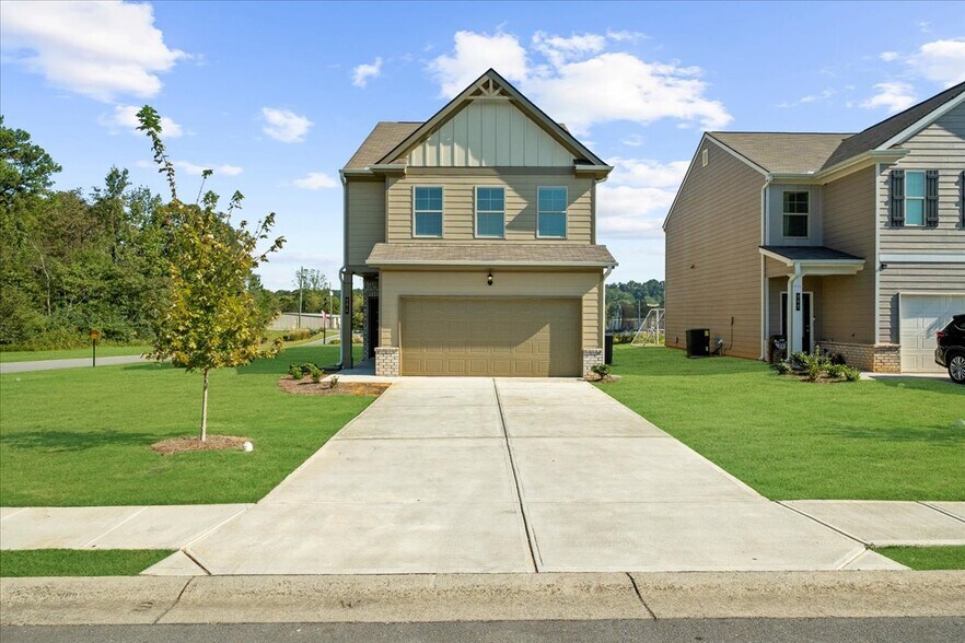 300 Harrison Dr, Calhoun, GA à vendre - Photo de l’immeuble – Image 3 sur 23