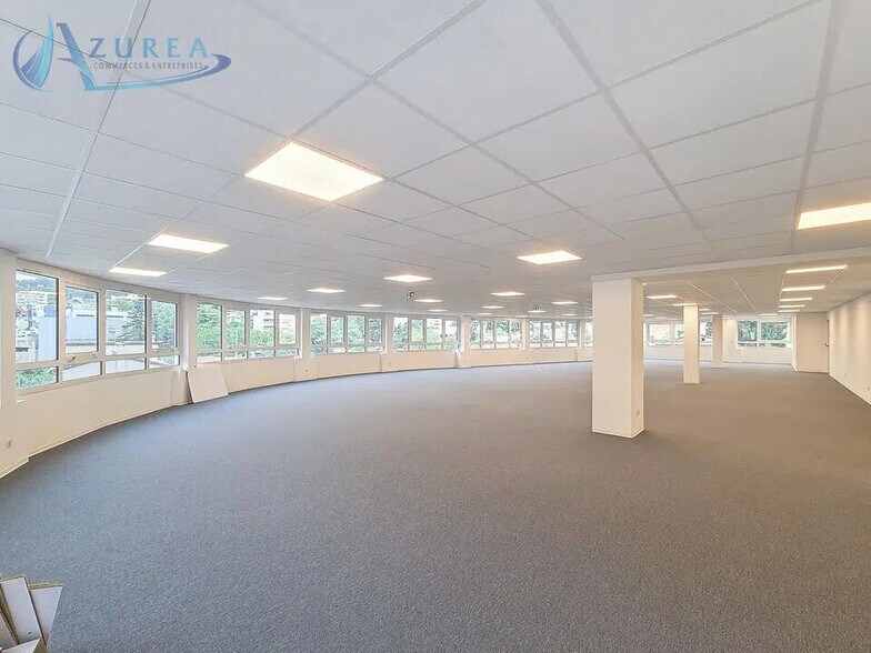 Bureau dans Le Cannet à louer - Photo intérieure – Image 2 sur 4