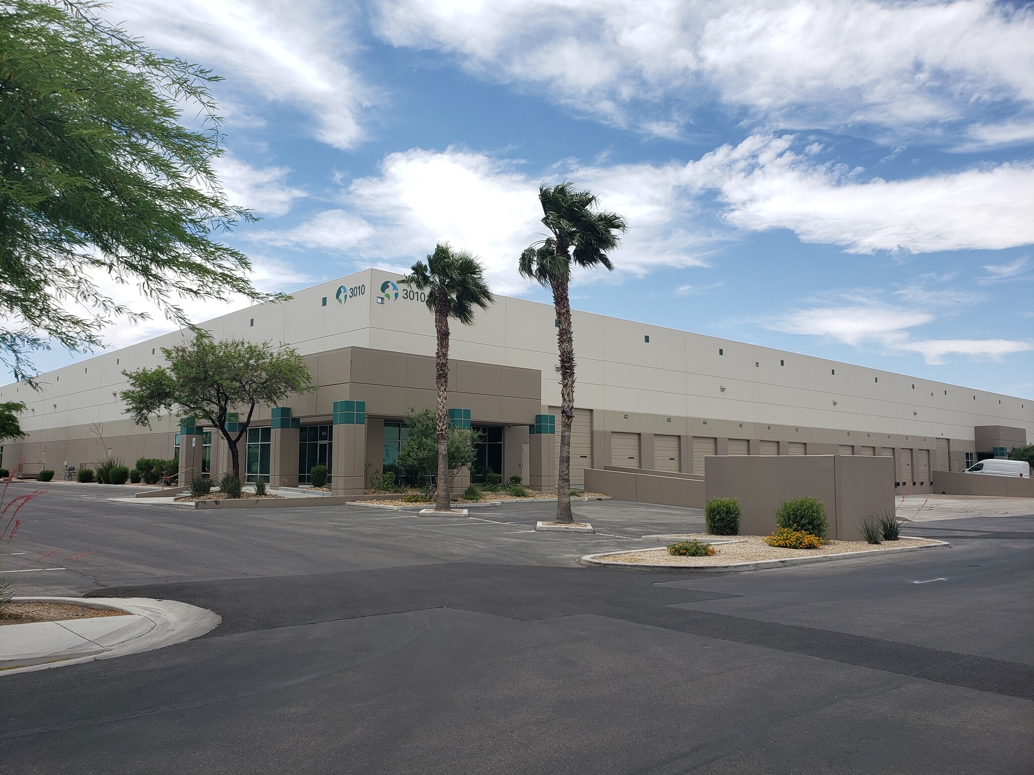 4050 Corporate Center Dr, North Las Vegas, NV à louer Photo intérieure– Image 1 sur 1