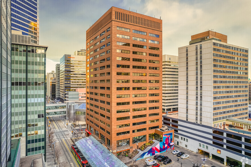 734 7th Ave SW, Calgary, AB à louer - Photo de l’immeuble – Image 3 sur 12