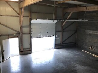 Plus de détails pour Local d'activités à louer