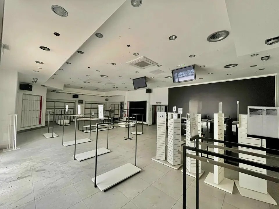 Local commercial dans Brignoles à louer Photo intérieure– Image 1 sur 6