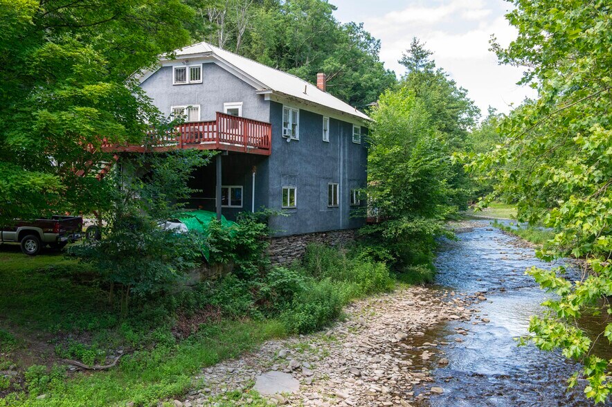 6 County Route 121, Callicoon, NY à vendre - Photo de l’immeuble – Image 2 sur 8