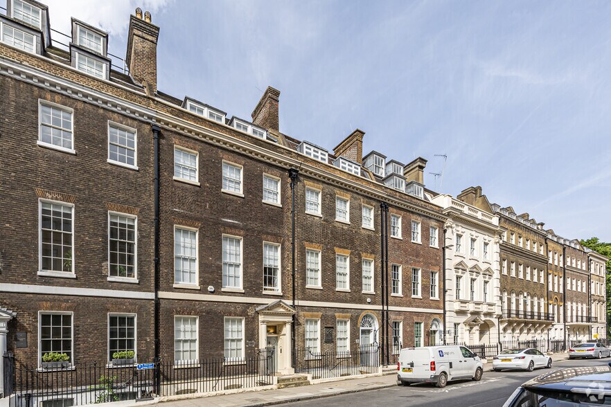 16-19 Southampton Pl, Londres à louer - Photo de l’immeuble – Image 3 sur 3
