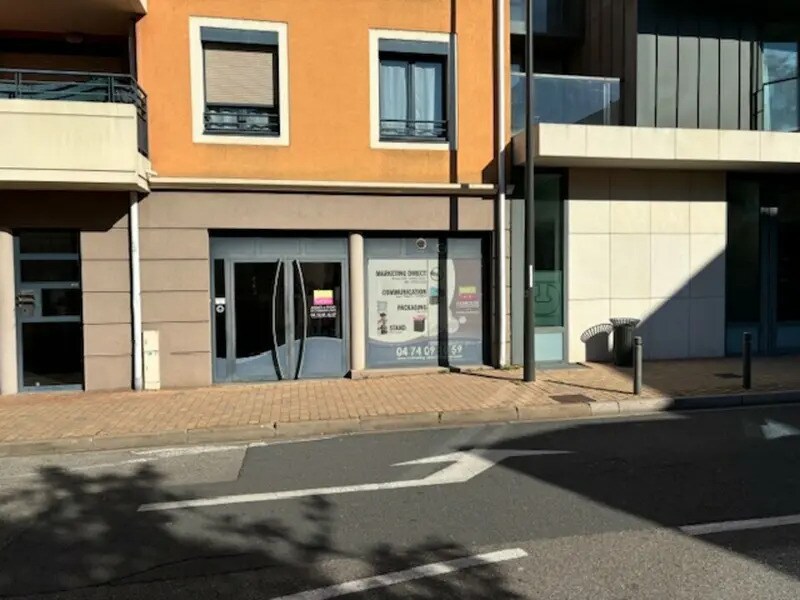 Local commercial dans Villefranche-sur-Saône à louer Photo de l’immeuble– Image 1 sur 10