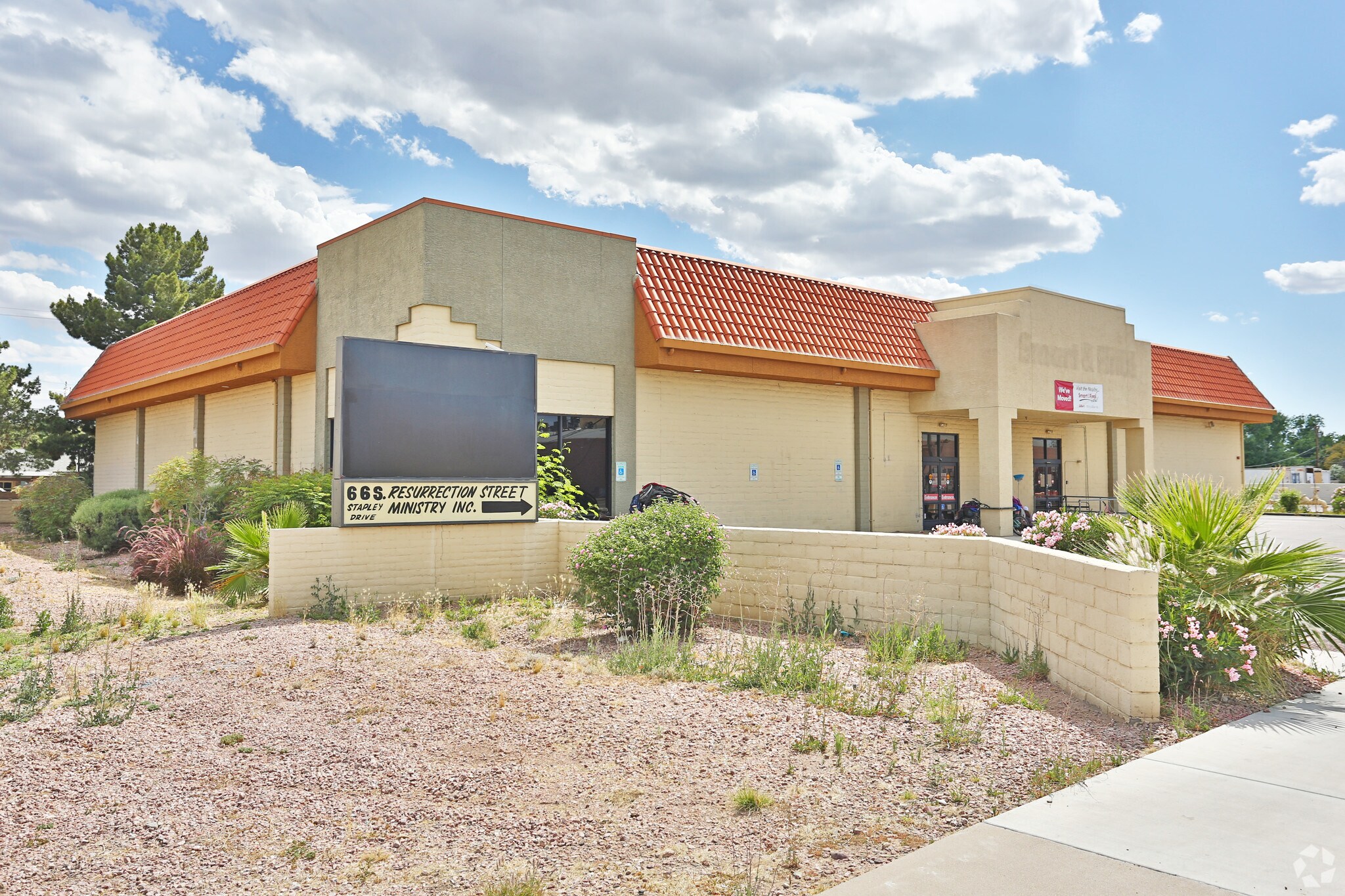 60 S Stapley Dr, Mesa, AZ à louer Photo principale– Image 1 sur 4