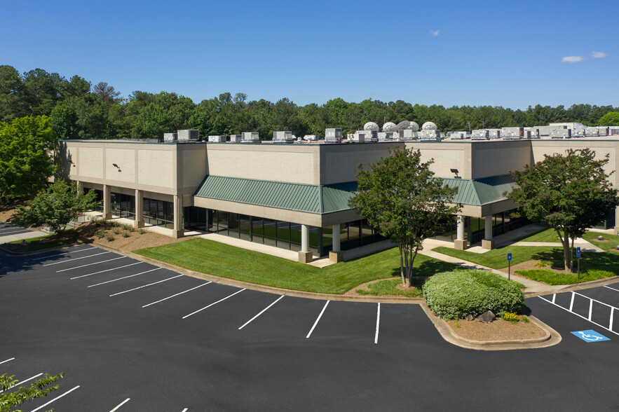 3871 Lakefield Dr, Suwanee, GA à louer - Photo de l’immeuble – Image 2 sur 4