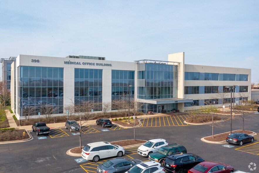 396 Remington Blvd, Bolingbrook, IL à louer - Photo de l’immeuble – Image 1 sur 7
