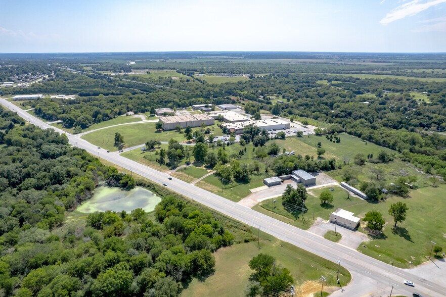 1620 N Main St, Noble, OK à vendre - Photo principale – Image 1 sur 16