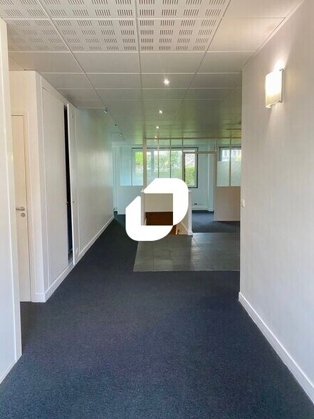 Bureau dans Rueil-Malmaison à louer - Photo de l’immeuble – Image 3 sur 14