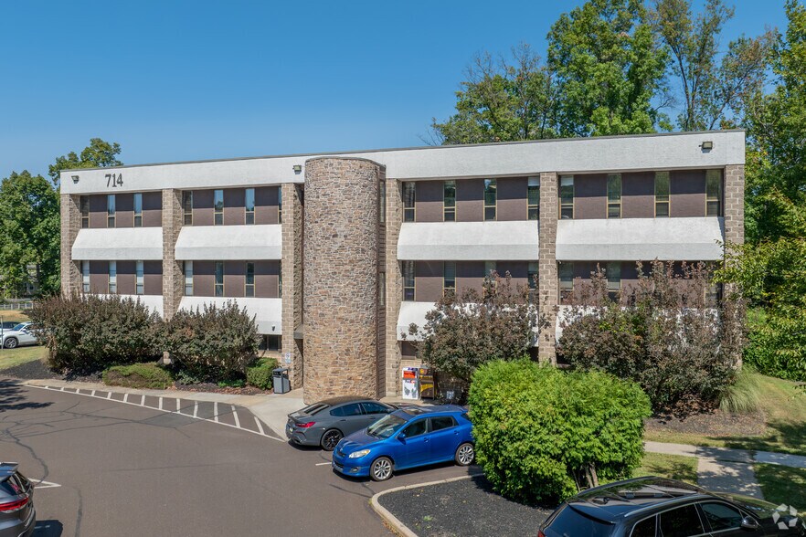 716 N Bethlehem Pike, Lower Gwynedd, PA à louer - Photo de l’immeuble – Image 3 sur 16