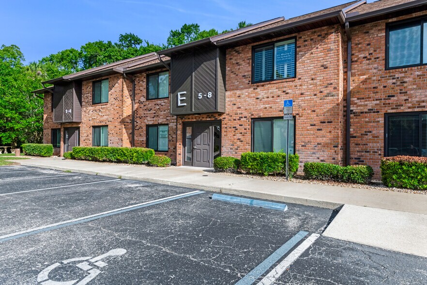 555 W Granada Blvd, Ormond Beach, FL à vendre - Photo de l’immeuble – Image 2 sur 3