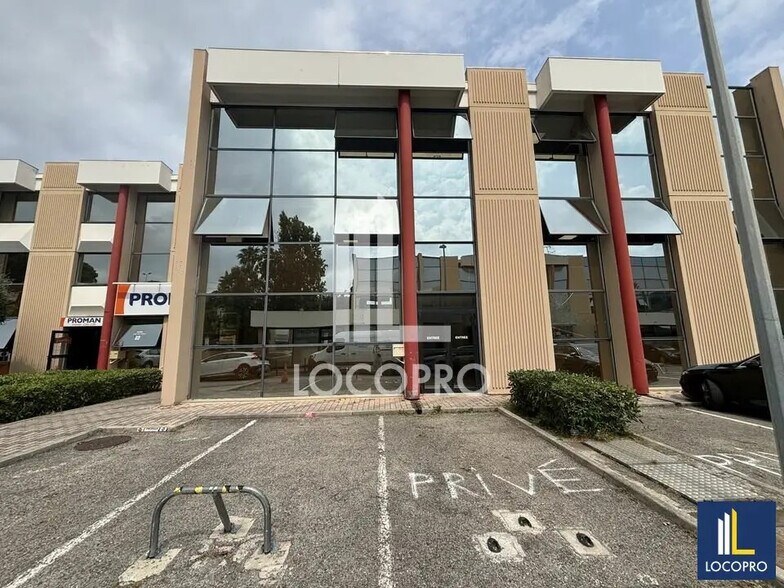 Bureau dans Saint-Laurent-du-Var à louer - Photo de l’immeuble – Image 1 sur 7