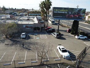 3330-3390 Fruitridge Rd, Sacramento, CA - VUE AÉRIENNE  vue de carte - Image1