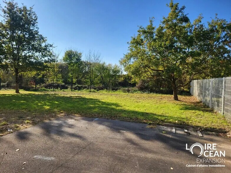 Local d’activités dans Chaumes-en-Retz à louer - Photo de l’immeuble – Image 3 sur 3