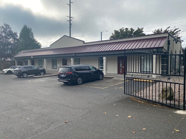 2448 SE 89th Ave, Portland, OR à louer - Photo de l’immeuble – Image 1 sur 5