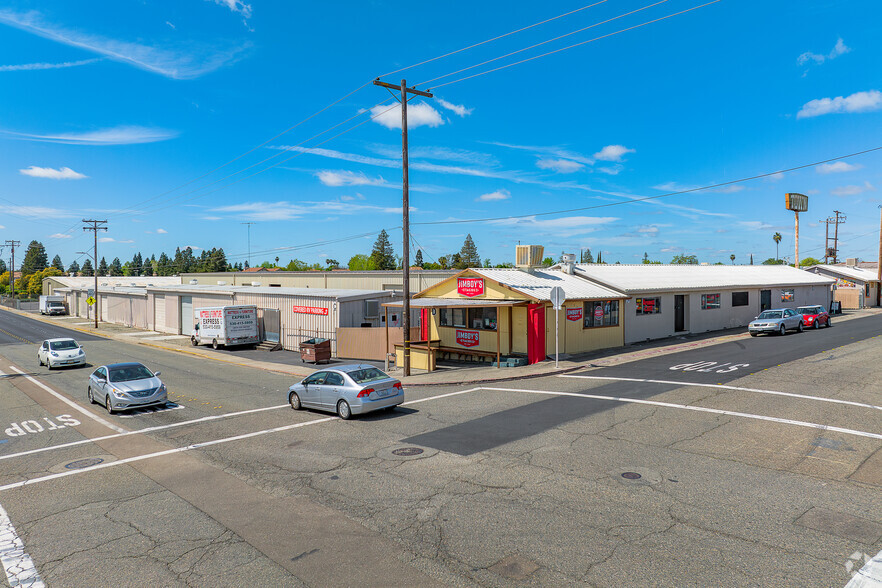 100 Atkinson St, Roseville, CA à louer - Photo de l’immeuble – Image 1 sur 6