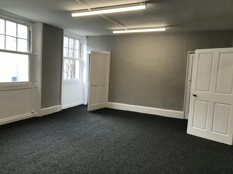 5-9A Saville Row, Newcastle Upon Tyne à louer - Photo de l’immeuble – Image 1 sur 12