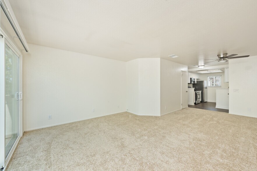 28465 Felix Valdez St, Temecula, CA à vendre - Photo de l’immeuble – Image 2 sur 13
