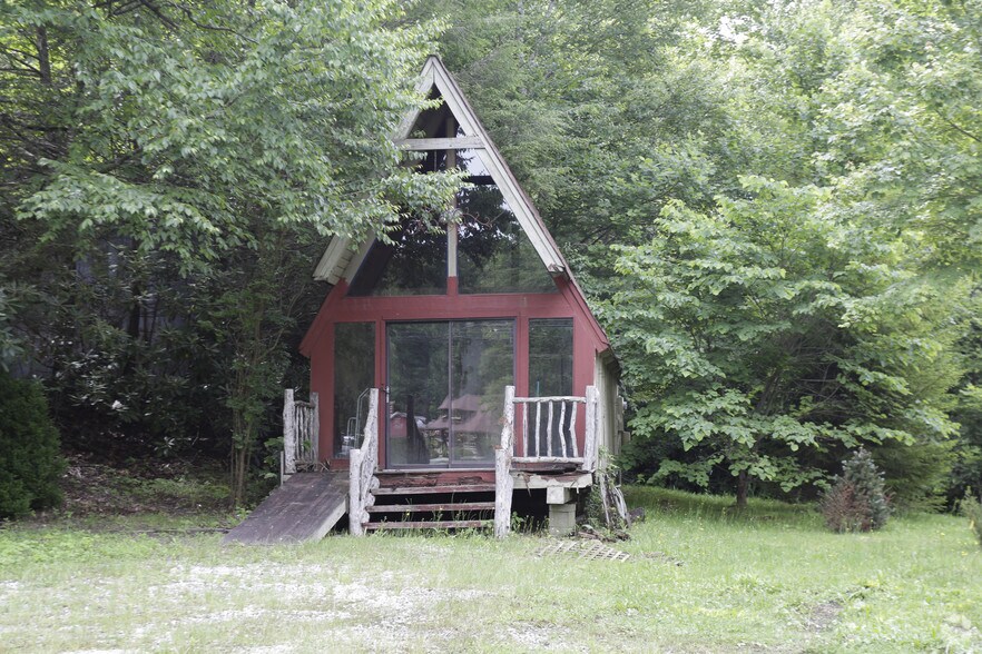 16716 Rosman Hwy, Lake Toxaway, NC à louer - Photo de l’immeuble – Image 3 sur 7