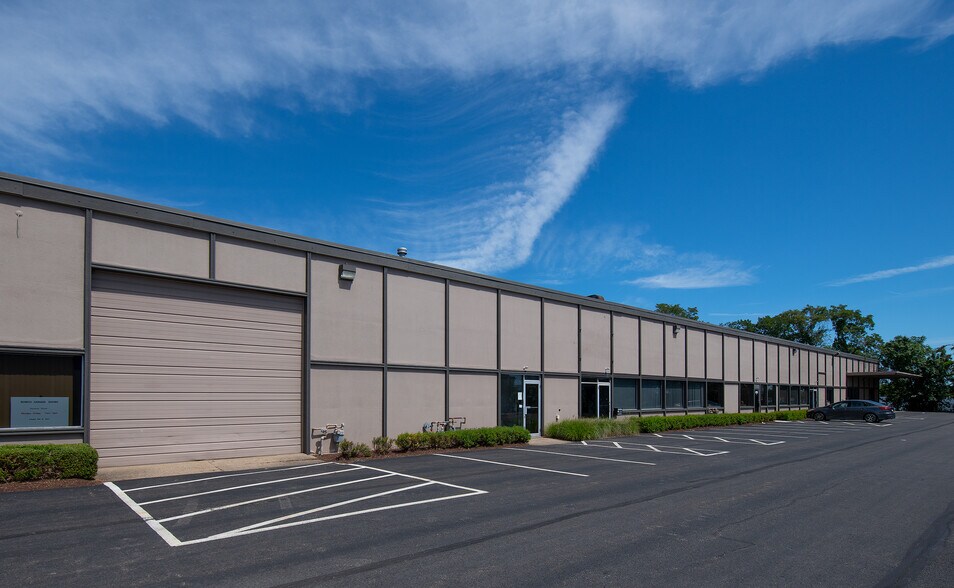 2350 Eldo Rd, Monroeville, PA à louer - Photo de l’immeuble – Image 2 sur 4