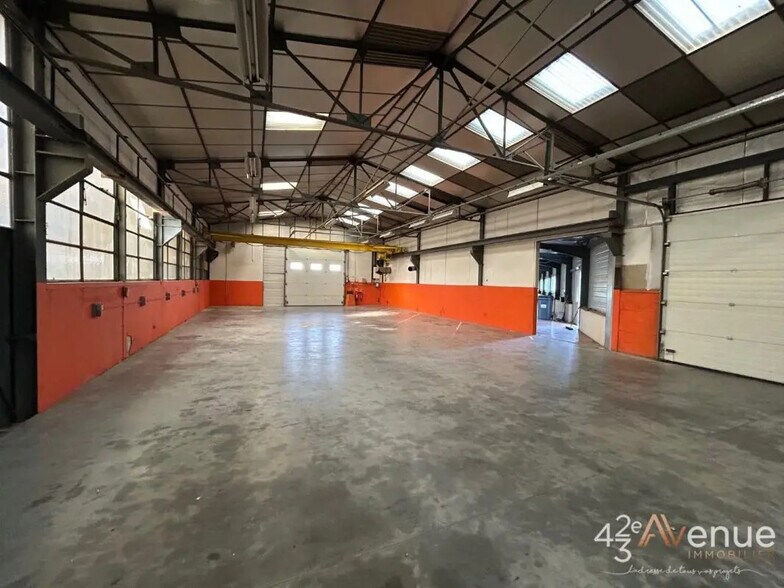 Local d’activités dans Saint-Étienne à louer - Photo intérieure – Image 2 sur 8