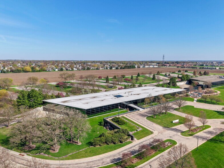 1 Qbe Way, Sun Prairie, WI à louer - Photo de l’immeuble – Image 1 sur 19