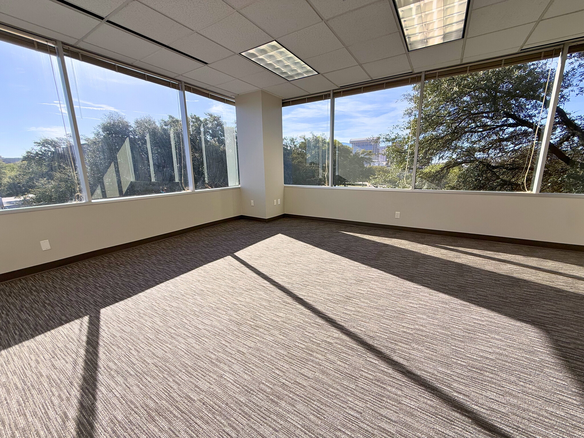 14110 N Dallas Pky, Dallas, TX à louer Photo intérieure– Image 1 sur 4