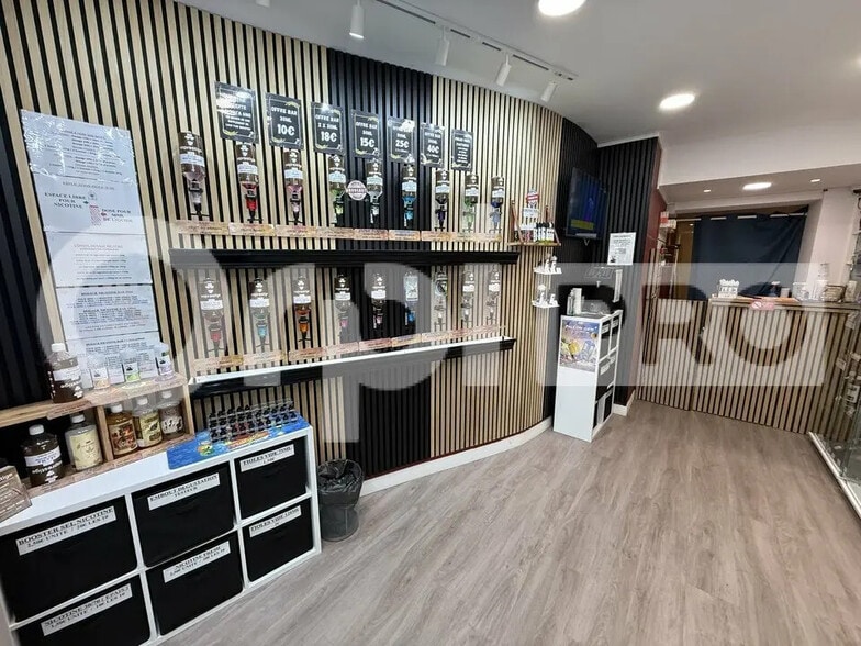 Local commercial dans Le Havre à vendre - Photo intérieure – Image 2 sur 9