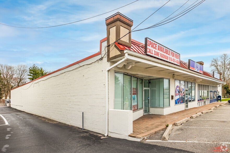 560 Walt Whitman Rd, Melville, NY à louer - Photo de l’immeuble – Image 2 sur 3